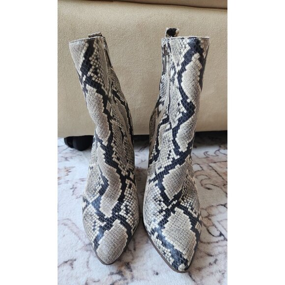 Bleecker & Bond Women's Sz. 7.5 Kailey Animal Print Stacked Heels - Picture 2 of 8